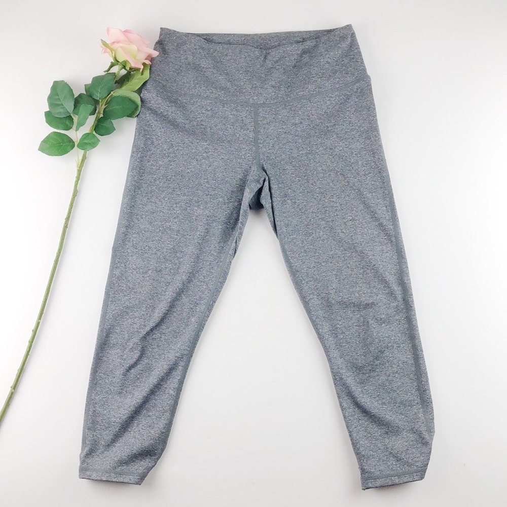 Zella Gray Crop Leggings Sz M